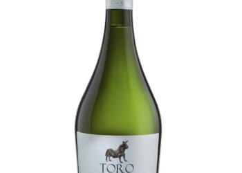 Toro de Piedra propone brindar este fin de año con su reconocido Espumante Brut