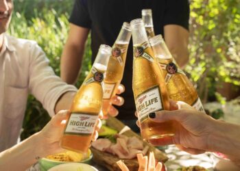 Llegó el verano y Miller High Life aterriza en Chile