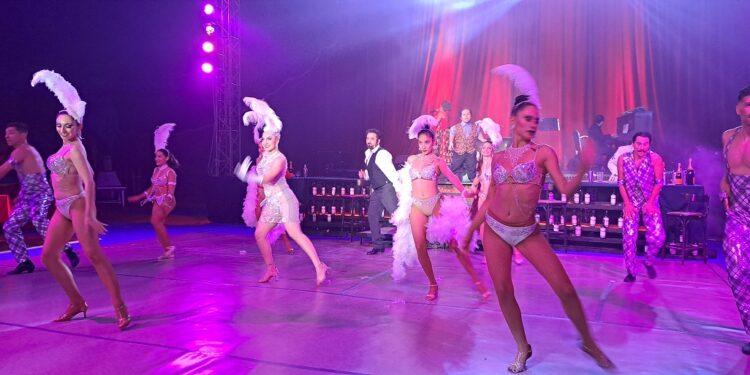 Circus & Bar: Un elegante espectáculo de circo, música en vivo y burlesque en Ciudad Empresarial