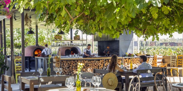 Nuevo patio de fuegos del Restaurant Rayuela en Colchagua