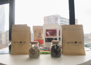 Antuel Café revoluciona el mundo del café con su enfoque en el ecosistema emprendedor y calidad orgánica