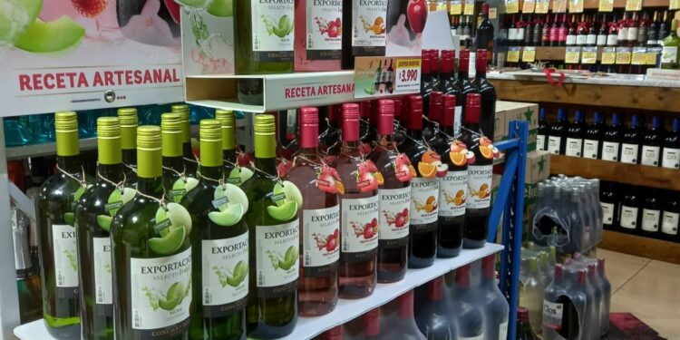 Un brindis por el éxito de “Melvin”, la más reciente apuesta de Viña Concha y Toro