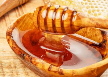 La miel: Conoce sus beneficios y prepara increíbles recetas que te ayudarán este invierno