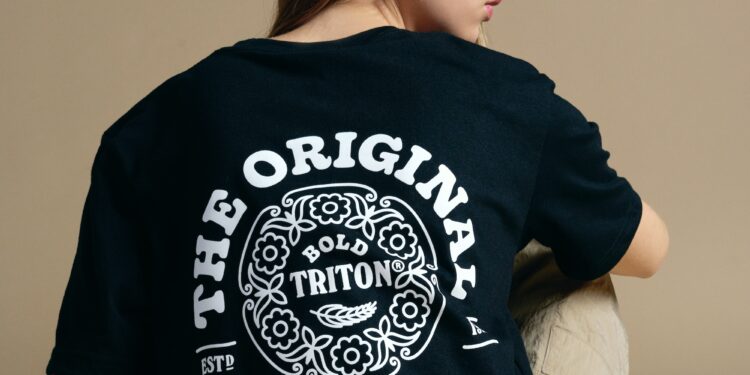 Bold y Triton se unen para lanzar una exclusiva colección de ropa