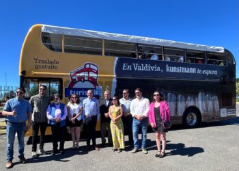 Un viaje único por Valdivia: Kunstmann lanza su verano 2025 con bus de dos pisos que recorrerá los principales atractivos de la ciudad