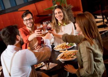 Con una variada y atractiva oferta, el sector gastronómico celebra la tercera versión del Día del Amig@ en Chile