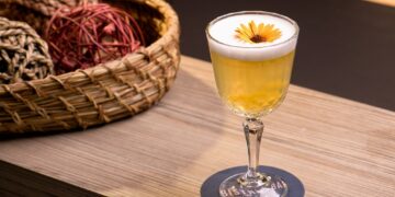 Estación Encantada: coctelería que se bebe como un relato en Courtyard Santiago Las Condes