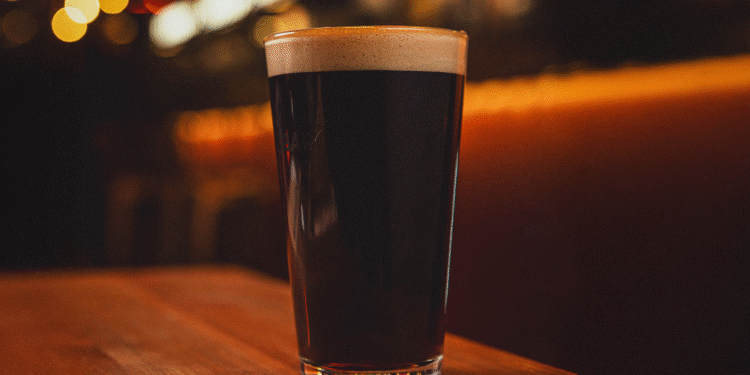 Kross revive su icónica K110: Scotch Ale de cuerpo robusto y alma ahumada