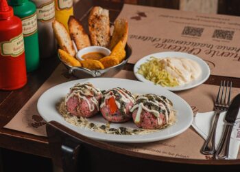 Crudos, ensaladas y jarras heladas: la nueva temporada se vive en Fuente Chilena