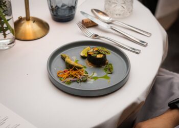 Pullman eleva los sabores andinos en una cena plant-based creada por 5 chefs internacionales