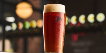 Kross presenta Kross 5 elaborada con Pisco Malpaso: una edición limitada que une dos referentes de la producción artesanal chilena
