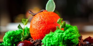 Desde tragos a postres: el calafate gana terreno en la coctelería y cocina patagónica